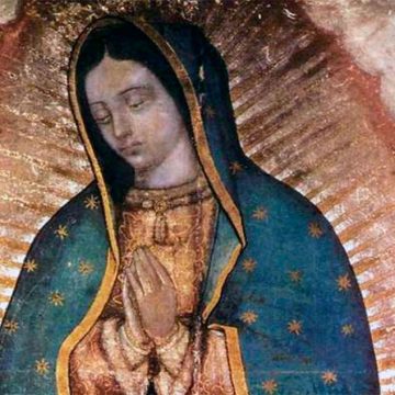 “La Virgencita me está cuidando”: El error médico que hace rezar a Bolivia