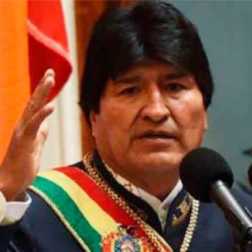 Evo Morales rechaza asistir a la Asamblea de Obispos tras choques con la Iglesia.