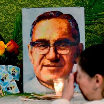 Mons. Oscar Arnulfo Romero: El Santo de todos.