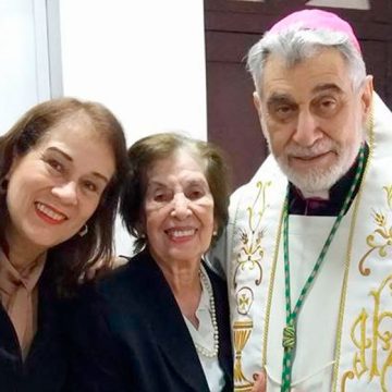 La Iglesia Cruceña reconoce a la señora Anita Suárez, por su servicio en el Museo de la Catedral.