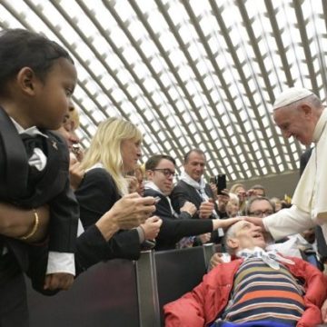 El Papa: Una sociedad que no da esperanza al sufrimiento ha perdido su humanidad