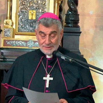Mons. Sergio Gualberti, habla a la Iglesia de Santa Cruz de la Sierra