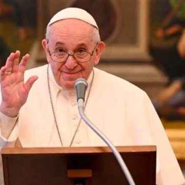 Ángelus del Papa: “la salvación no es automática, requiere la conversión”