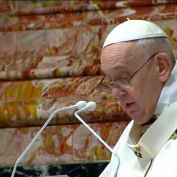 El Papa en Misa Crismal: la hora del anuncio, de la persecución y de la cruz van juntas