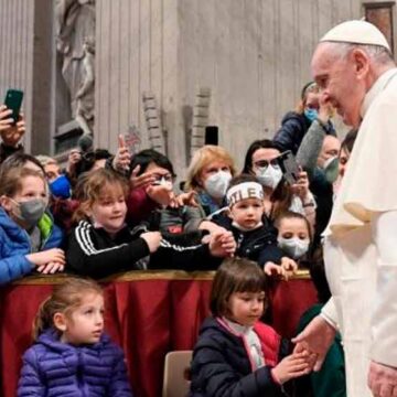 Oración del Papa por los niños y jóvenes ucranianos «víctimas de la soberbia»