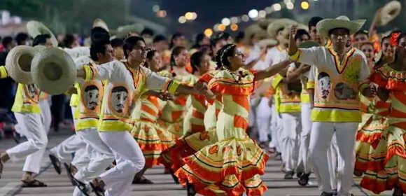 La tradición dancística y musical del oriente boliviano brilla en el festival Elay Puej