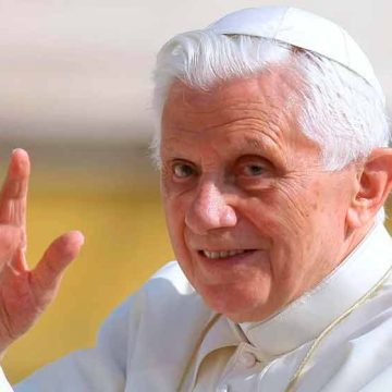 Benedicto XVI, un Papa teólogo, honrado y bueno